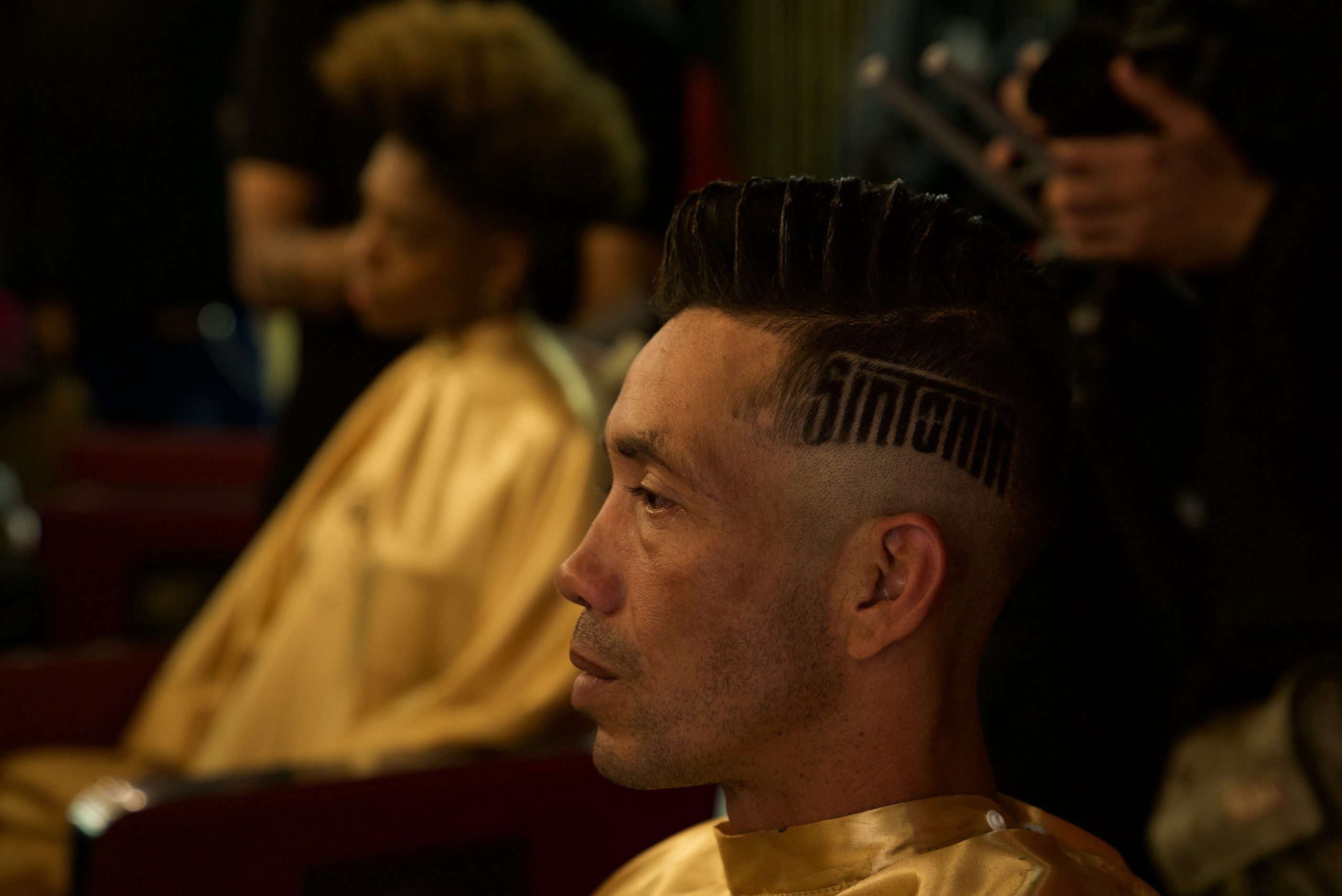 Rei Do Blindado - Corte de cabelo realizado pelo barbeiro