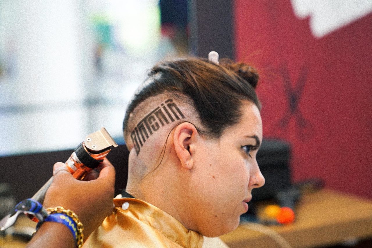 Na Barbearia Sintonia, você pode fazer um corte blindado na faixa -  KondZilla