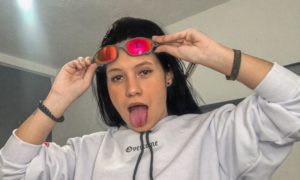 Vídeoclipe - Carolinne Silver dá o papo sobre quarentena e o futuro da carreira