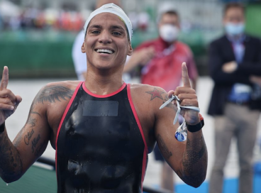 Ana Marcela Cunha é ouro na maratona aquática Crédito: Jonne Roriz/COB