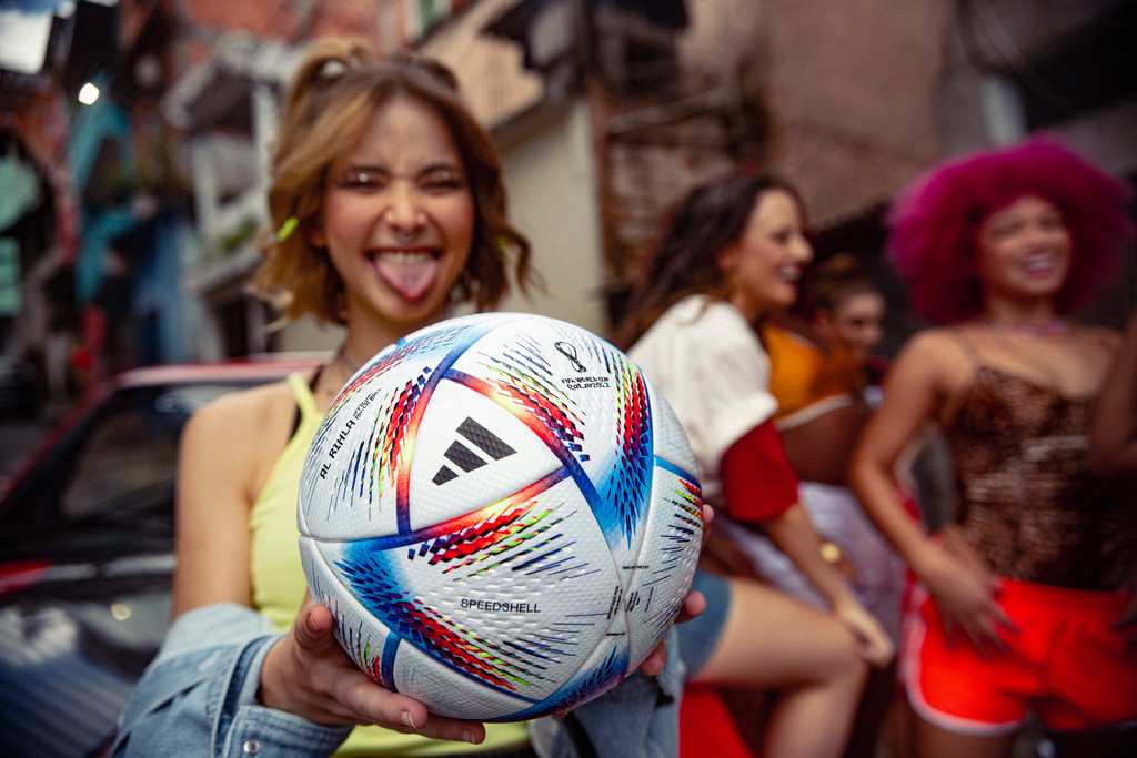 Adidas anuncia bola oficial da Copa do Mundo de 2022 em clipe de Funk