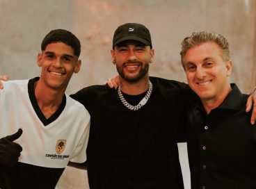 Luva de Pedreiro se torna o influenciador brasileiro do futebol mais seguido no Instagram