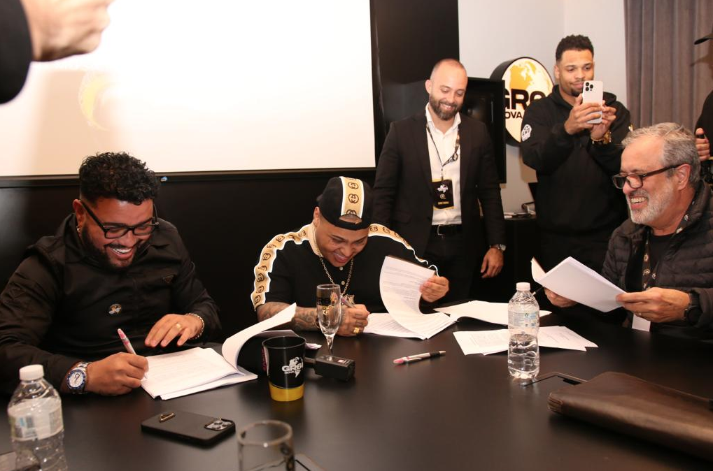 MC Ryan SP assina contrato com a Warner Music Brasil